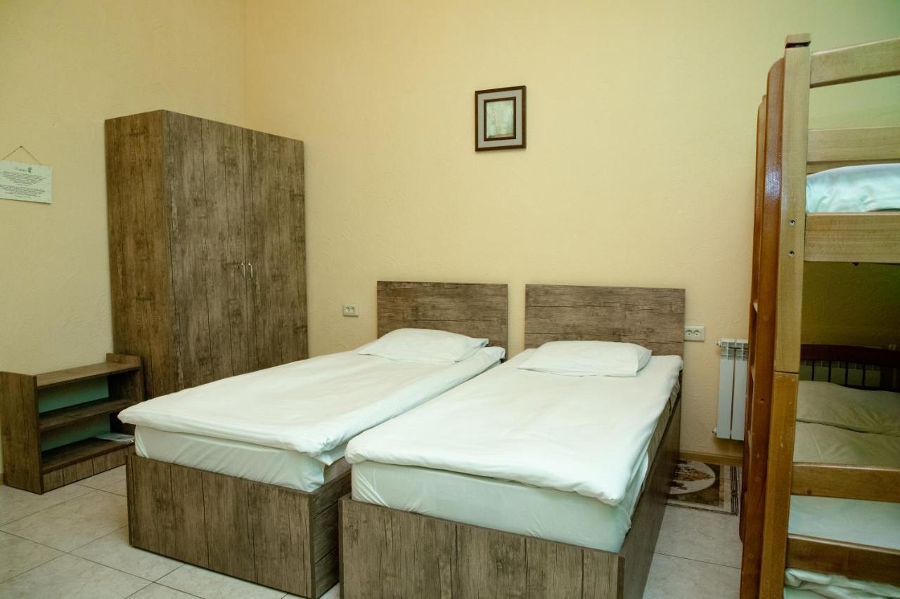 Primavera Hotel Erivan Exterior foto
