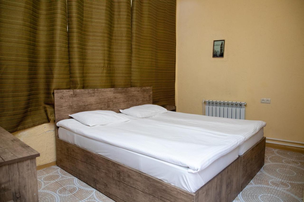 Primavera Hotel Erivan Exterior foto